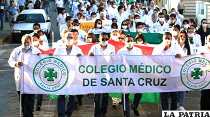 Desde el 19 de agosto, los galenos efectúan un paro general indefinido /ANF