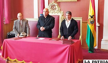 Autoridades y dirigentes vecinales participaron del acto de aniversario /LA PATRIA /ARCHIVO