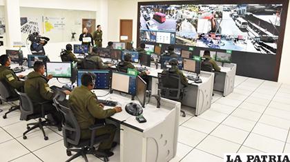 La Policía atendió varias llamadas de la población, la mayoría son burlas o insultos /ARCHIVO/Ministerio de Gobierno