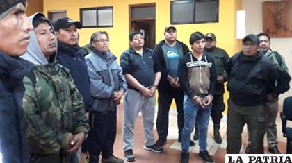 Franclin Gutiérrez, presidente de Adepcoca (centro) junto a otros implicados en el caso de La Asunta, el 13 de agosto /Fiscalía