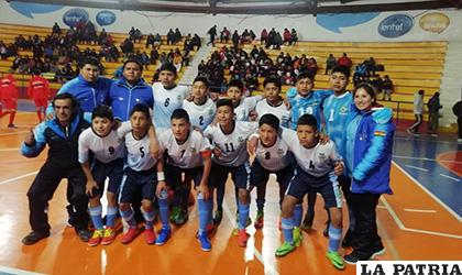 La selección orureña de futbol de salón Sub-14 que participó en el torneo nacional en Potosí /Cortesía Valentín Zanca