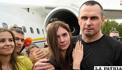 El cineasta ucraniano Oleg Sentsov fue liberado el sábado como parte de un canje de prisioneros entre Rusia y Ucrania /elcomercio.pe