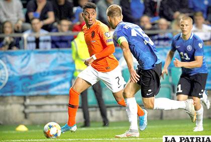 Holanda venció por goleada en su visita a Estonia 4-0 /elsiglodedurango.com