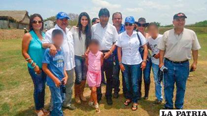 El presidente Evo Morales junto a los miembros del clan Rodríguez vinculado al tráfico de drogas /Tomás Monasterio