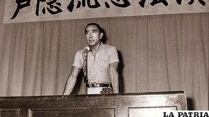 Yukio Mishima frente a la Sociedad de los Escudos, en 1968 /Shutterstock