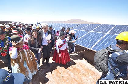 Inauguración de la planta de energía fotovoltaica de Oruro /LA PATRIA