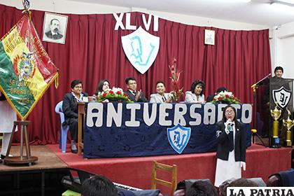 La unidad educativa Donato Vásquez celebra un año más de vida institucional