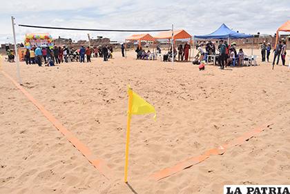 Durante la inauguración de las canchas de deportes de playa /Reynaldo Bellota /LA PATRIA