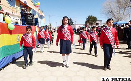 El desfile se desarrolló el reciente miércoles /LA PATRIA