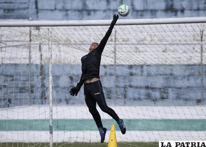 Rubén Cordano se ilusiona con defender el arco del combinado boliviano /APG