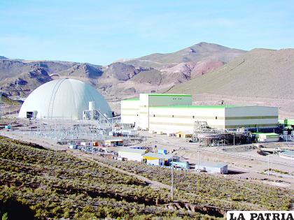 La pandemia obligó a la poderosa mina San Cristóbal a paralizar sus operaciones, en previsión de la salud de sus trabajadores

