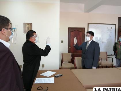 Durante el acto de posesión del nuevo gerente de ENDE /LA PATRIA