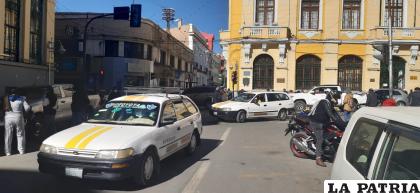 Los vehículos podrán circular desde las 05:00 hasta las 16:00 horas el domingo /LA PATRIA /archivo