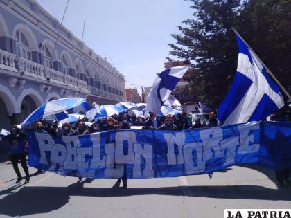 Hinchas descontentos y molestos con el accionar de la AFO