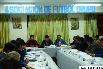 Huallata, explica que todos sus actos se marcaron en el ámbito de la legalidad / archivo LA PATRIA