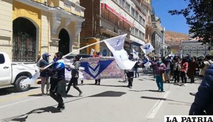 También surgen marchas en favor de la dirigencia actual 
/Club San José