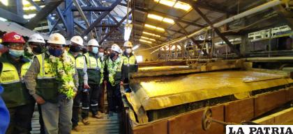 Autoridades inspeccionan el proyecto que pretende producir 150 toneladas al día de Estaño /LA PATRIA