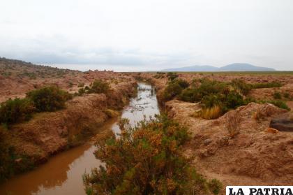 Identificarán posibles desvíos que reducen la cantidad de agua que desemboca en el “Poopó” /FACEBOOK