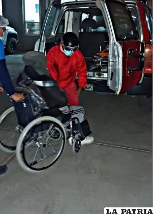 Bomberos auxilió al motociclista hasta un nosocomio /Policía