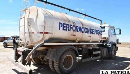 Gobernación entrega agua a comunidades afectadas /Gador