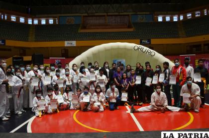 Deportistas que lograron podio en diferentes eventos virtuales /LA PATRIA