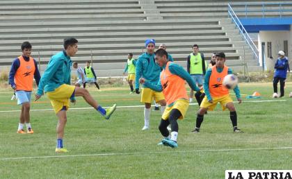 La postura de algunos jugadores de no entrenar esta semana generó críticas /LA PATRIA
