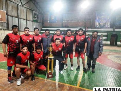 Oscar López campeón del certamen de baloncesto /LA PATRIA