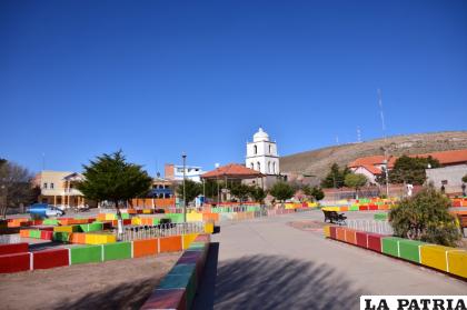 Una vista panorámica del corazón de Carangas, Corque