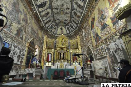 La Iglesia de Curahuara, maravilla por su imponente interior / LA PATRIA