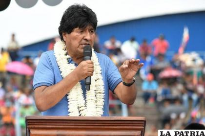 Evo Morales en el Ampliado Ordinario de las Seis Federaciones del Trópico de Cochabamba /De Redes