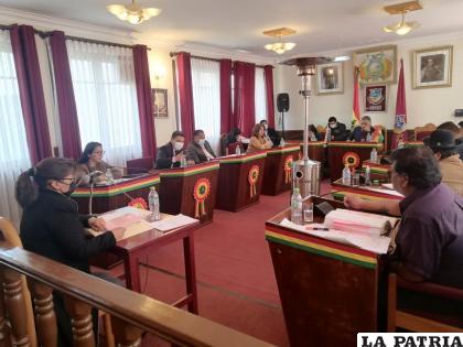 Pleno del Concejo pide a secretarios documentación completa /LA PATRIA
