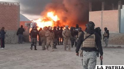 El motorizado terminó quemado y reducido a chatarra /LA PATRIA