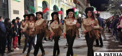 La belleza femenina estuvo presente en el recorrido