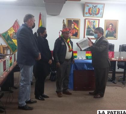 Estos documentos fueron entregados ayer a la BPO /LA PATRIA