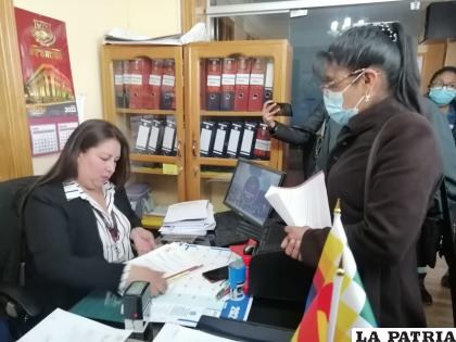 Entrega del proyecto de Ley de Fiscalización de Construcciones Urbanas /LA PATRIA