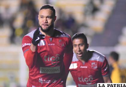 Tommy Tobar le ahogó la fiesta al ??tigre? en los minutos finales /APG