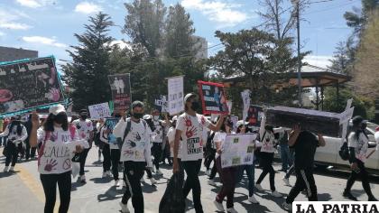 Los estudiantes dijeron a viva voz no a la violencia /Policía