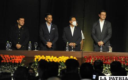 Autoridades políti cas y empresariales en la apertura
de la Expocruz 2022 /APG