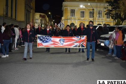 Muchas promociones acudieron bien uniformados para la ocasión
