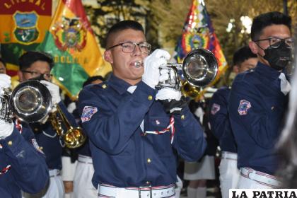Los alumnos que son parte de la banda brindaron todo de sí para hacer una gran presentación