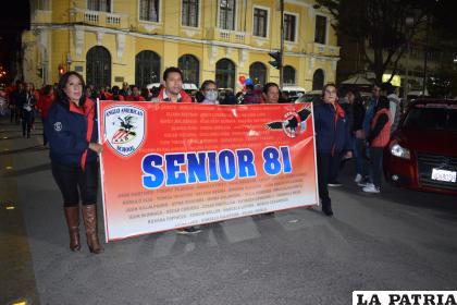 Senior 81 homenajeó a su colegio