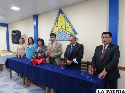 Colegio de Auditores de Oruro cumple sus Bodas de Perla /LA PATRIA
