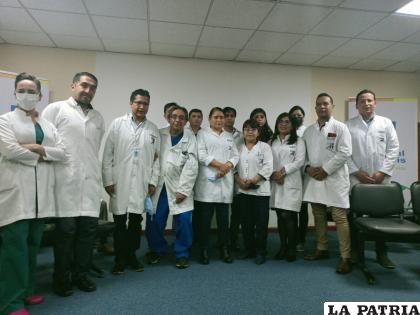 El equipo de médicos que atendió a Cota /LA PATRIA