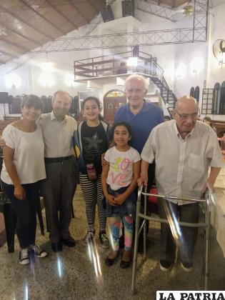 Bernardino Zanella con amigos en Argentina
