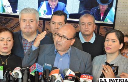 Representantes de CC el día de la elección del Defensor del Pueblo /LA PATRIA