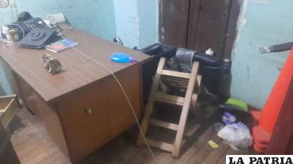 Tres uniformados fueron agredidos por ??chuteros? iracundos /Policía 
