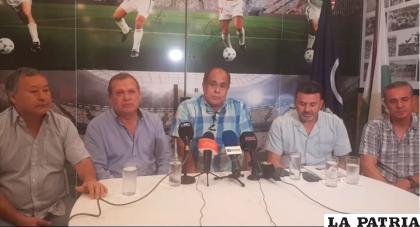 Durante la conferencia de prensa de los miembros de Fabol / Fabol