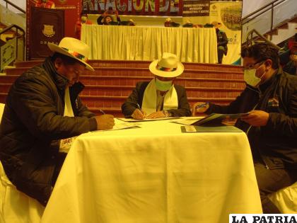 Ayer firmaron el convenio intergubernativo que fija los montos que deben aportar / LA PATRIA
