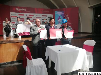 Firma del acta de intenciones para consolidar el proyecto Apraur Fase II /  LA PATRIA