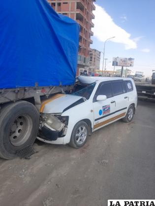 La vagoneta terminó con deterioros en su estructura / LA PATRIA
